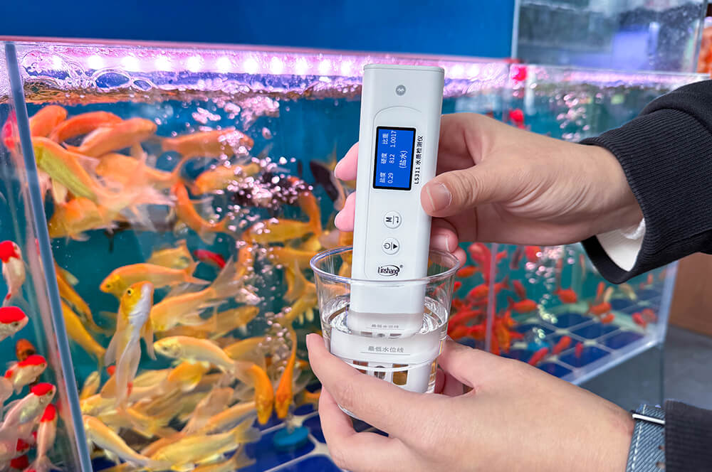ls311水质检测仪测量鱼缸水