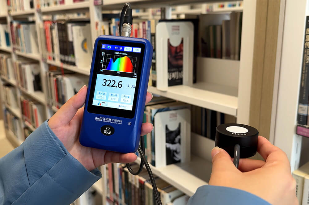 ls335光谱照度计测量图书馆照度