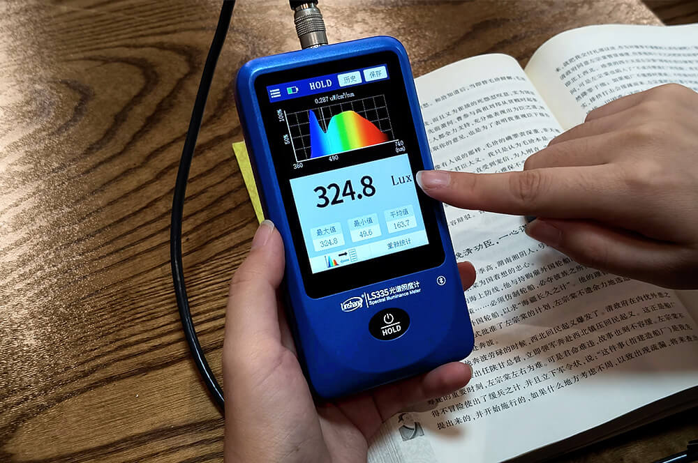 3.5英寸彩色大触摸屏