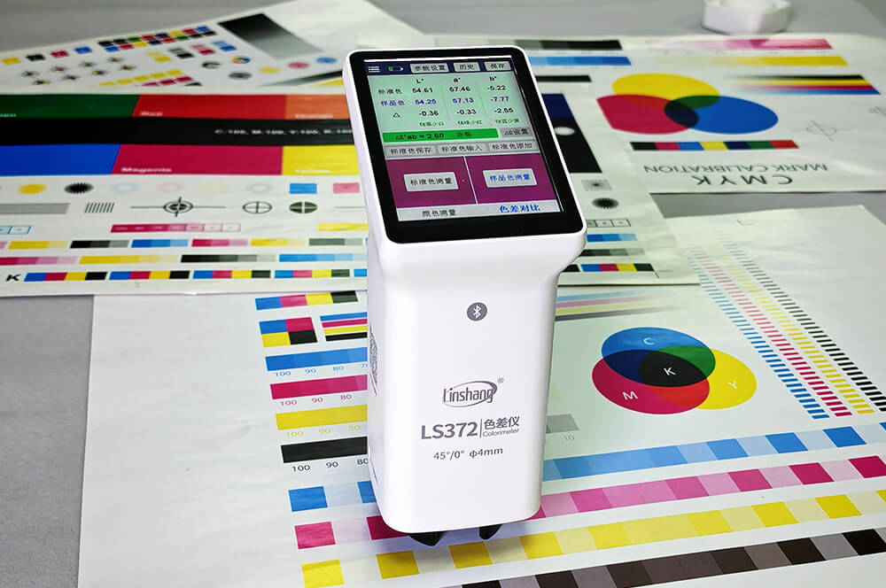 ls372分光色差仪测量印刷控制条小色块
