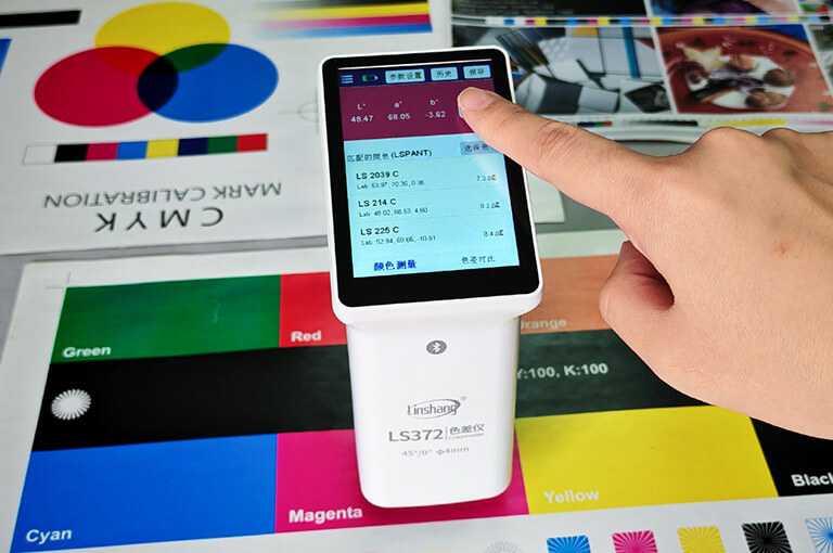 3.5寸彩色大触摸屏